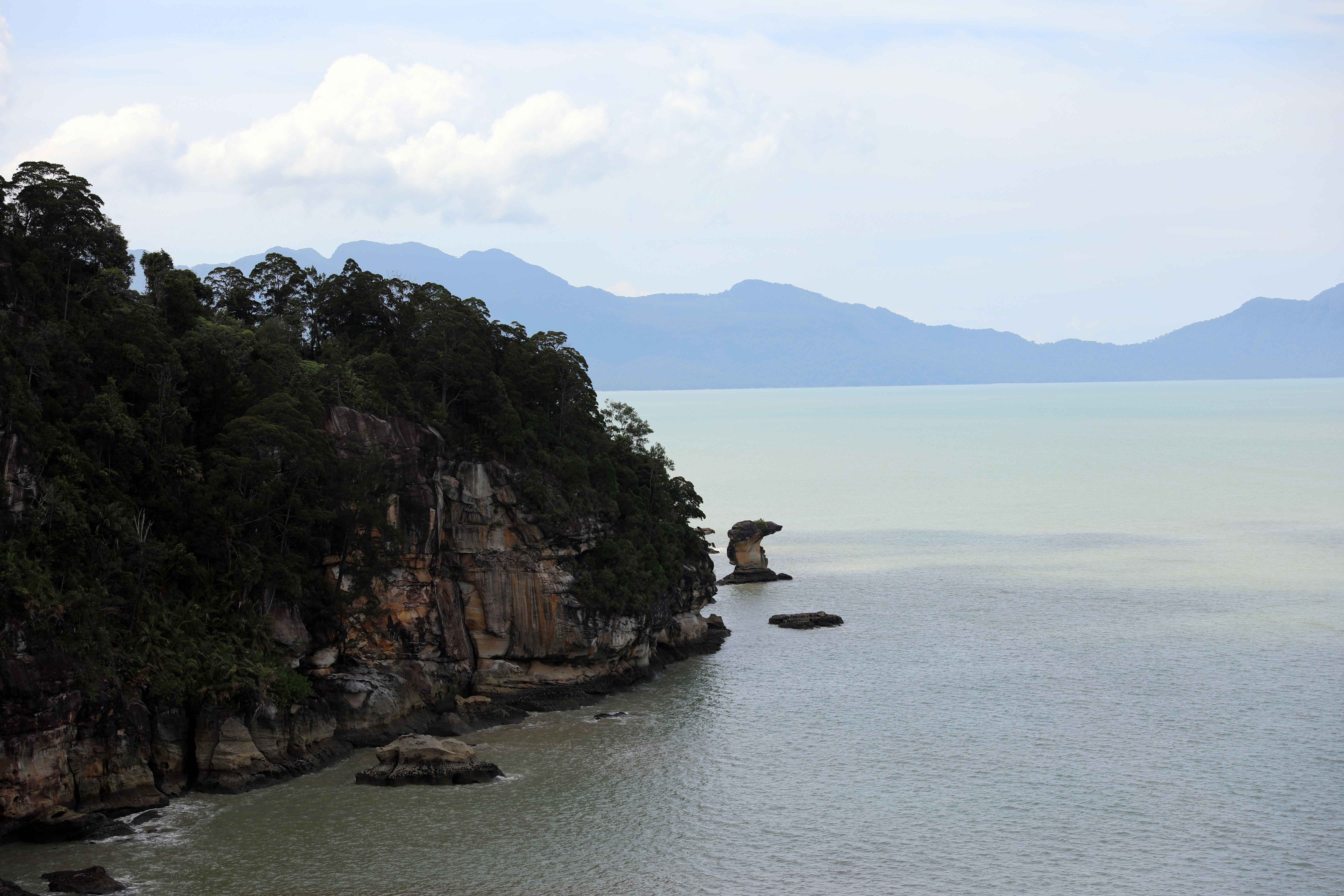 Borneo, Part 4 – Exotic Flowers, Crazy Monkeys and Headhunters