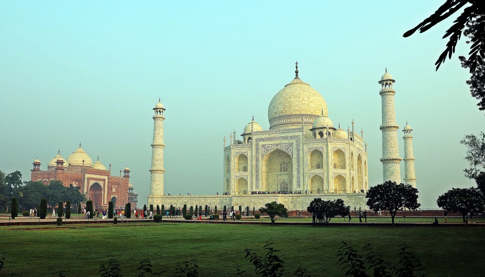 Taj Mahal with mosque