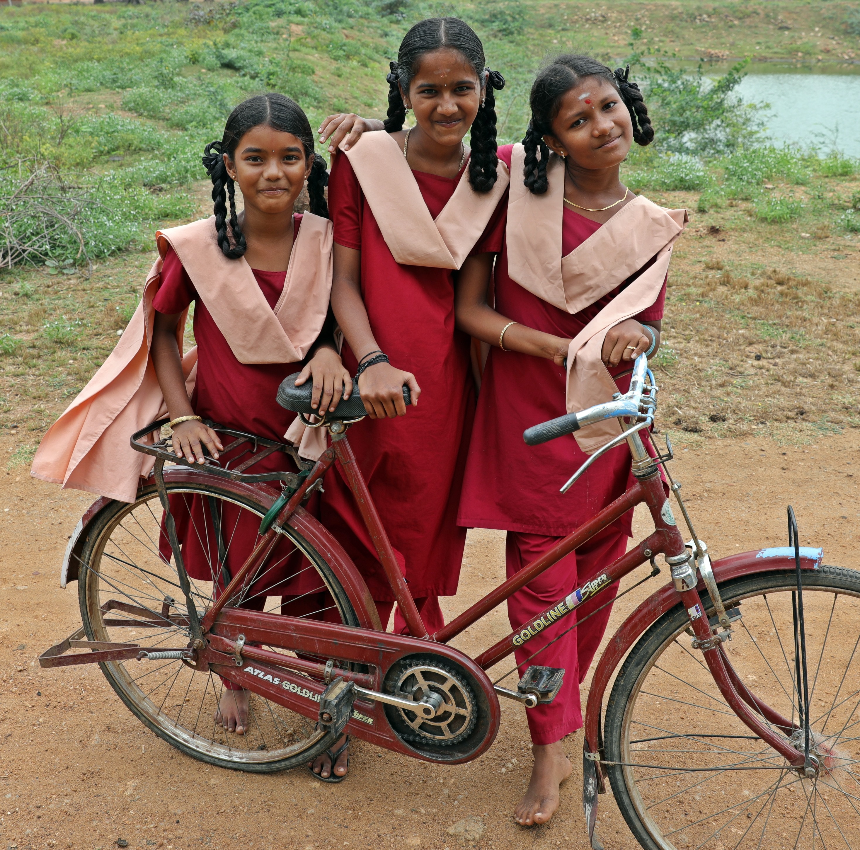 School girls, Kadiapatti, Chettinadu