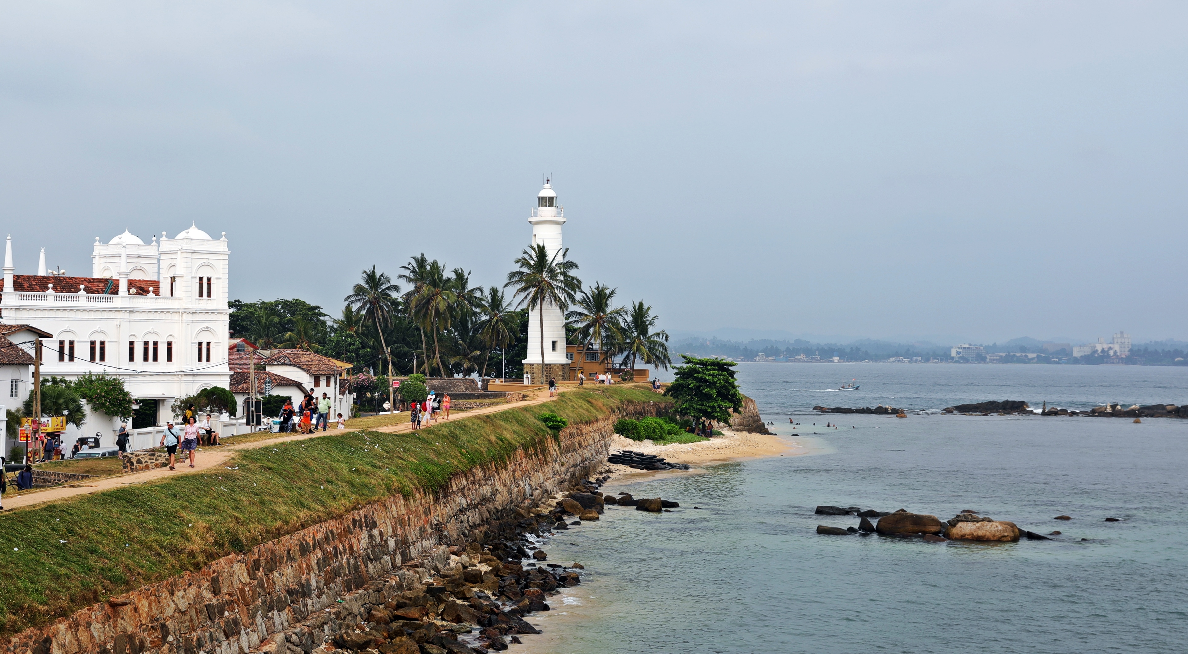 Lighthouse along fort wall, Galle