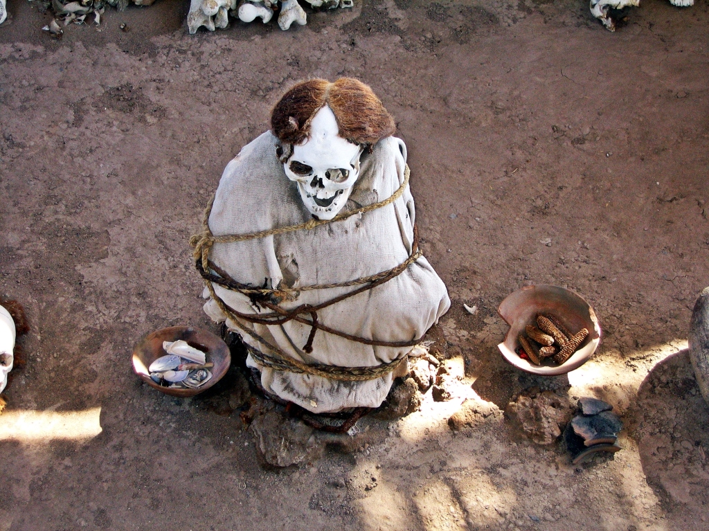Mummy with pottery and corn, Chauchilla Cemetery