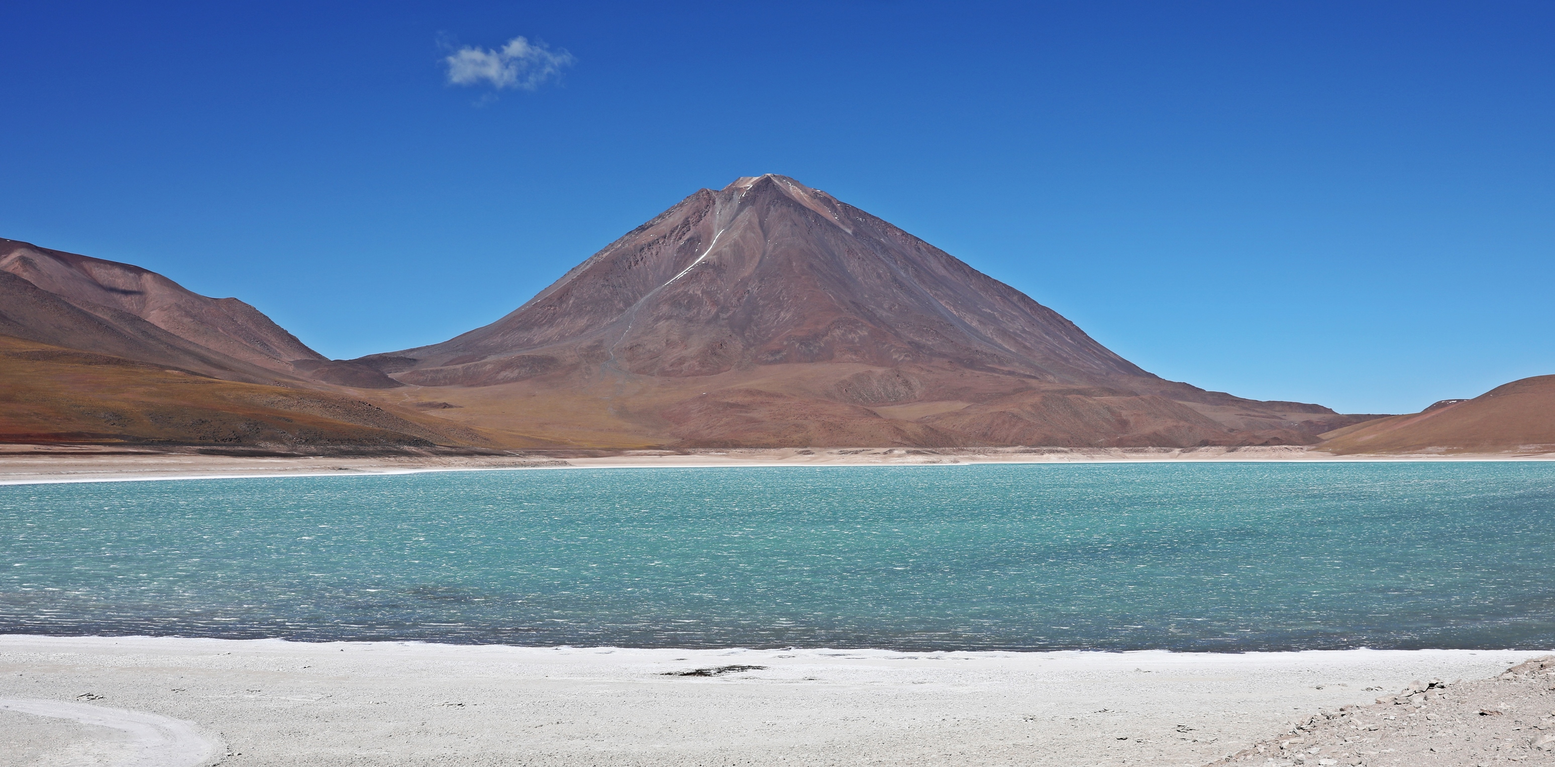 Laguna Verde & Licancabur Volcano, Uyuni