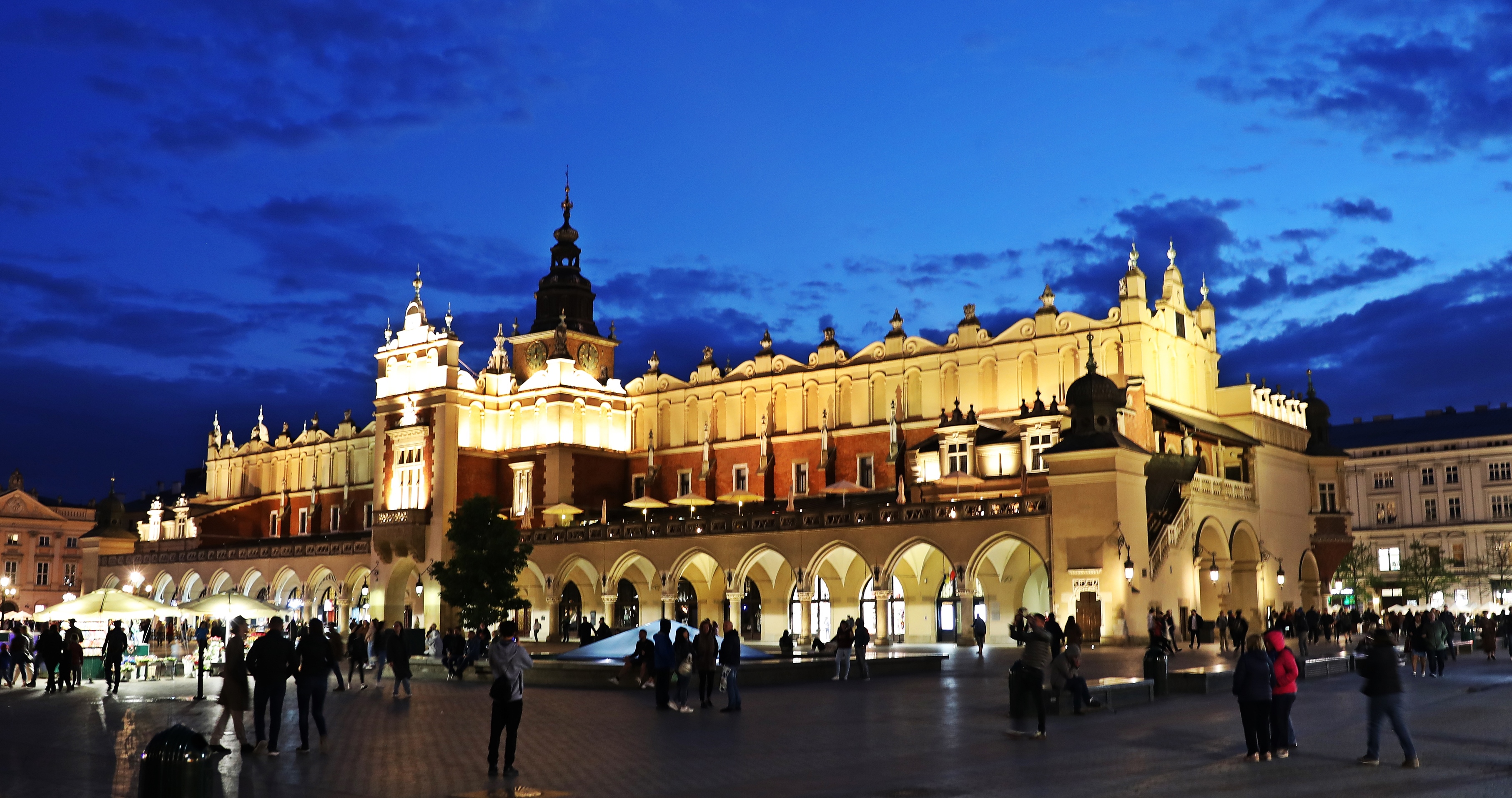 Sukiennice at night, Kraków