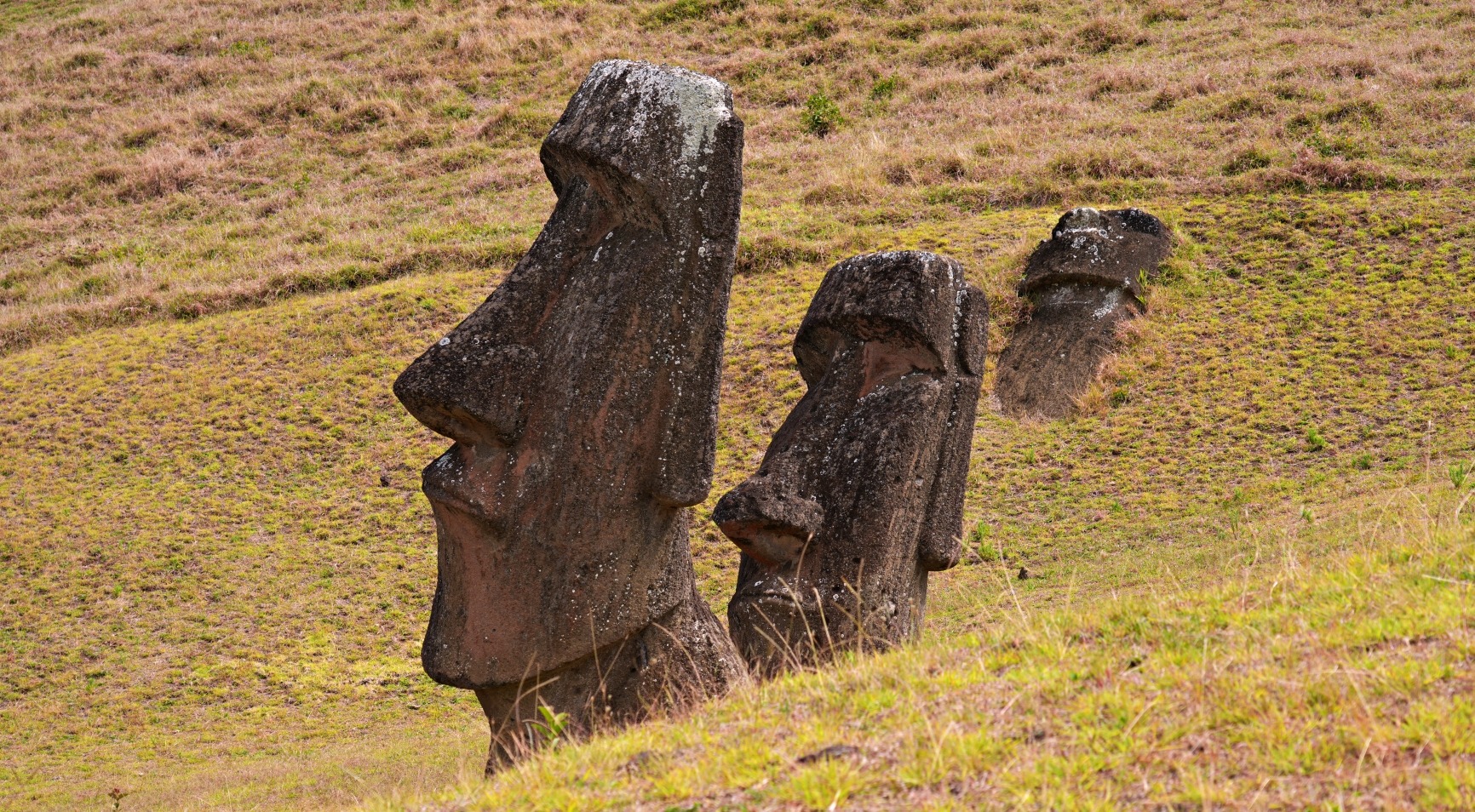 Rapa Nui’s Famous Sites: Ahu Tongariki and Rano Raraku Quarry